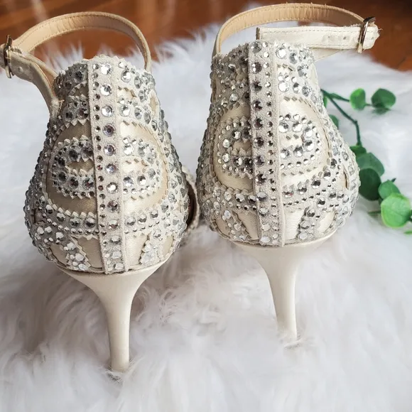 NWOT Badgley Mischka Roxy Heeled Sandal, Size 5.5