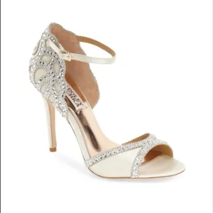 NWOT Badgley Mischka Roxy Heeled Sandal, Size 5.5