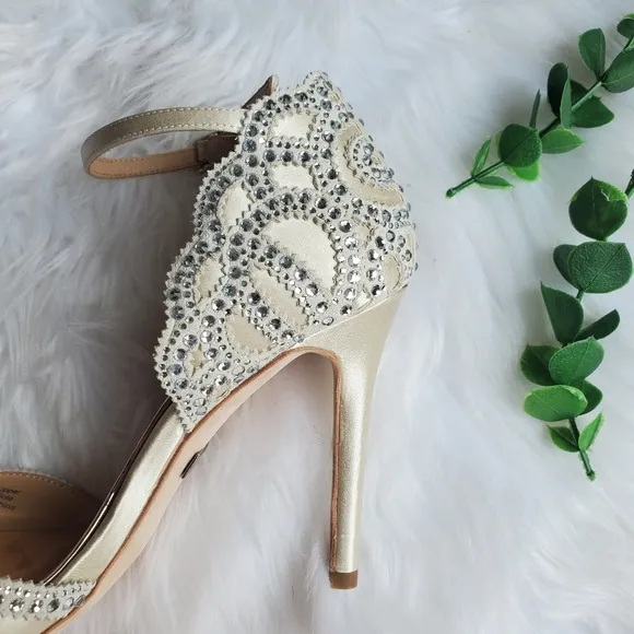 NWOT Badgley Mischka Roxy Heeled Sandal, Size 5.5
