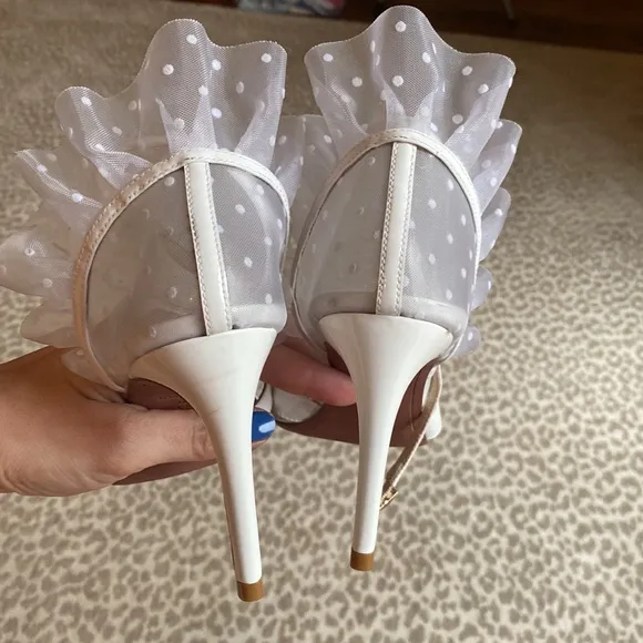 NWOT BGBG MaxAzaria Stella White Patent Leather Bridal/Formal Heels, size 9