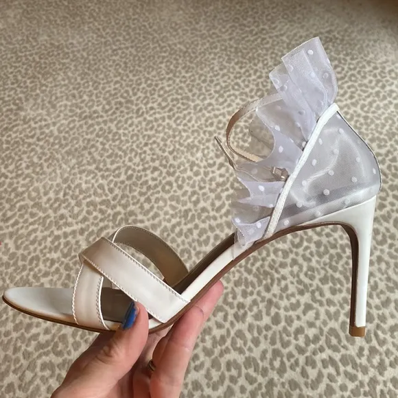 NWOT BGBG MaxAzaria Stella White Patent Leather Bridal/Formal Heels, size 9