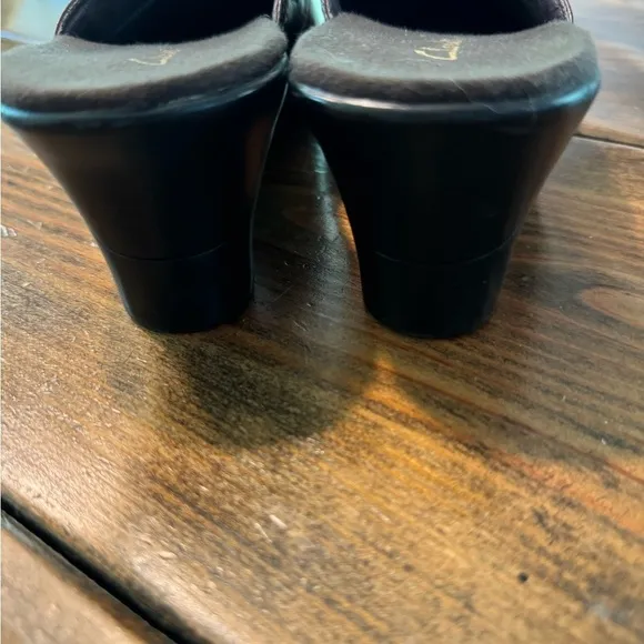 NWOT Clark's leather heel slip on comfy mule shoes Sz 8  Dark Brown