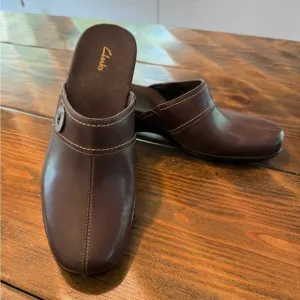 NWOT Clark's leather heel slip on comfy mule shoes Sz 8  Dark Brown