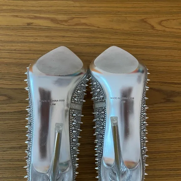 NWOT Steve Madden Spike stiletto pumps