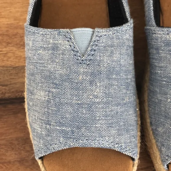NWOT Toms Open Toe Alpargata Chambray Espadrille.