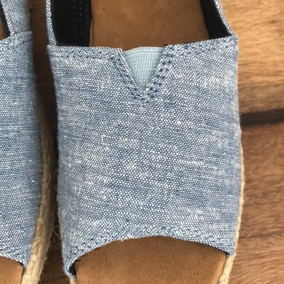 NWOT Toms Open Toe Alpargata Chambray Espadrille.