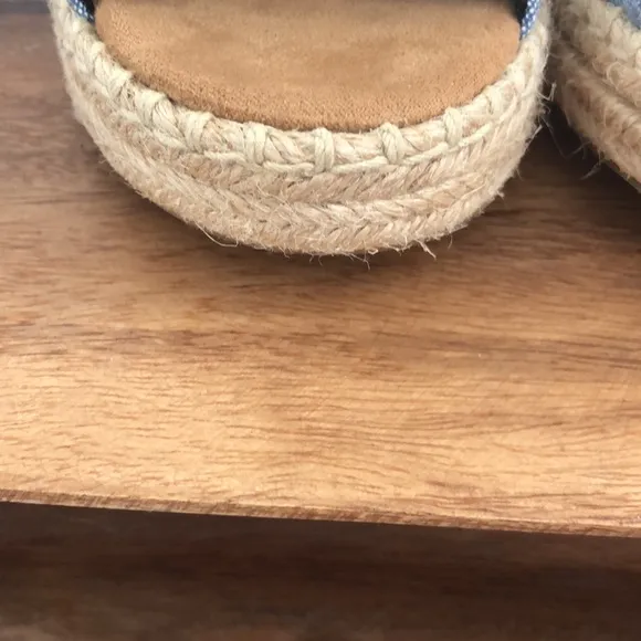 NWOT Toms Open Toe Alpargata Chambray Espadrille.
