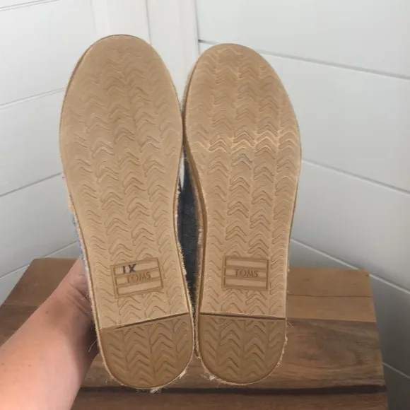 NWOT Toms Open Toe Alpargata Chambray Espadrille.