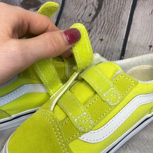 NWOT Vans Old Skool V Color Theory Shoes - Evening Primrose - Toddler Size 9