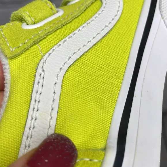 NWOT Vans Old Skool V Color Theory Shoes - Evening Primrose - Toddler Size 9