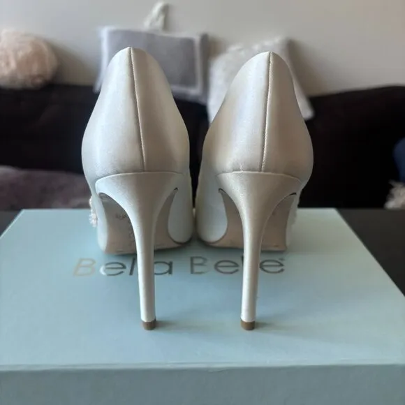 NWT Bella Belle Wedding Shoes Jasmine 3D Floral Pearl (US5, 4-inch heel)