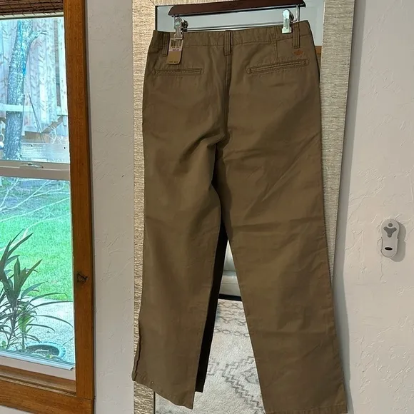 NWT Dockers Straight Fit 32 x 32 D2 Off The Clock Kahaki  PANT