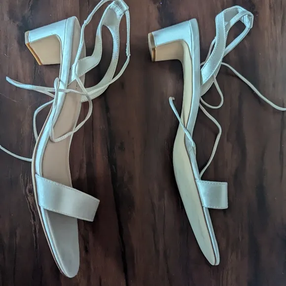 NWT Loeffler Randall Jackie Cream Mid Heel Sandal