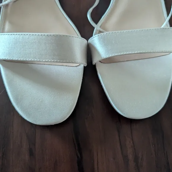 NWT Loeffler Randall Jackie Cream Mid Heel Sandal