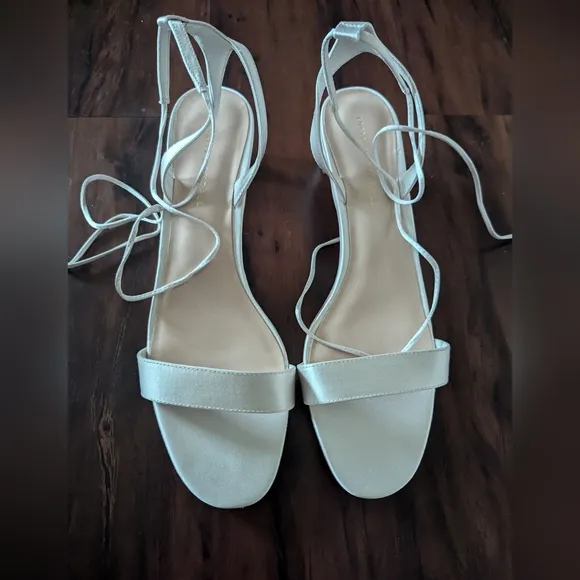 NWT Loeffler Randall Jackie Cream Mid Heel Sandal