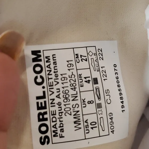NWT SOREL WATERPROOF SHOES