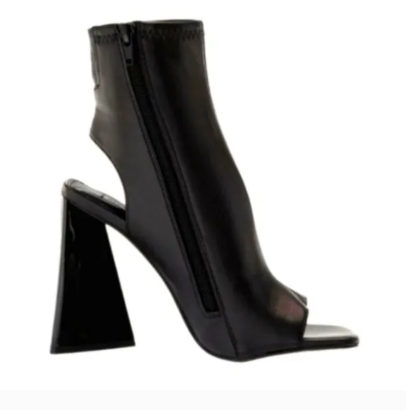 NWT Steve Madden Women's Leather Transfer Boot Pump SIZE- 8 🆕🎁🙌🏻
