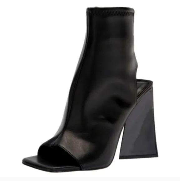 NWT Steve Madden Women's Leather Transfer Boot Pump SIZE- 8 🆕🎁🙌🏻