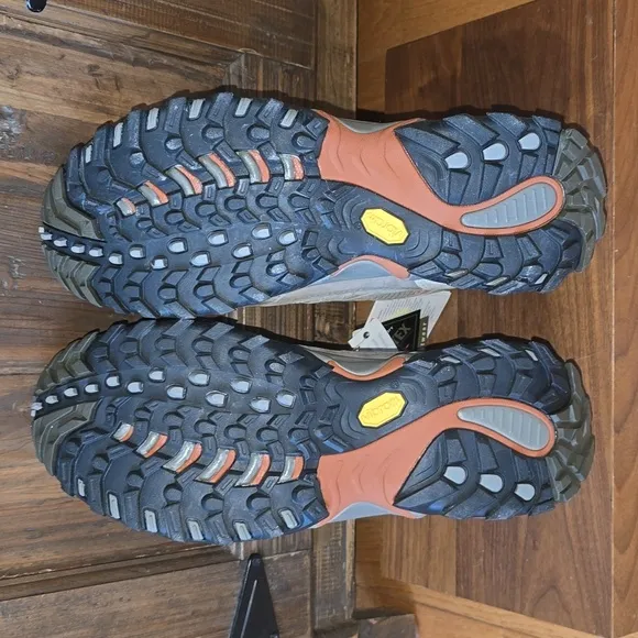 NWT. The North Face Pinyon XCR Mid, Gore-tex, Size 11.5