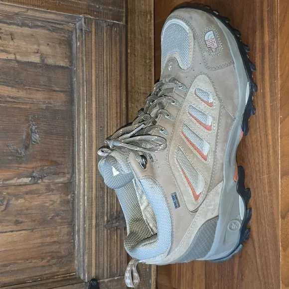 NWT. The North Face Pinyon XCR Mid, Gore-tex, Size 11.5