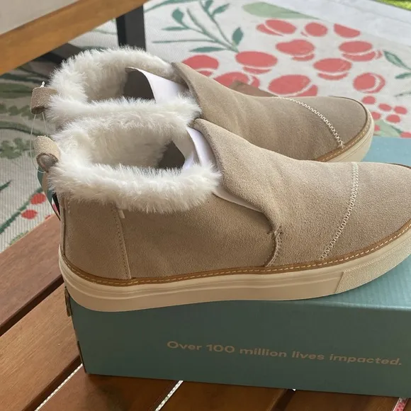 NWT TOMS Shoes Paxton Cobblestone Suede &amp; Faux Fur  Booties |Size 7