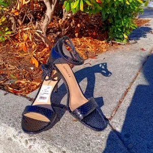 NWT Via Spiga Heels Shoes Size 10 Snake Skin Black Open Toe Sandals
