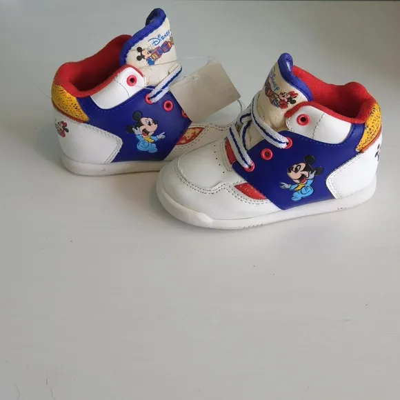 NWT VINTAGE Disney Baby Shoes