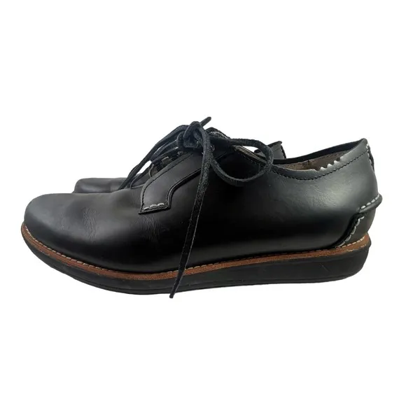 ohw? owns the factory | Ferrell Black Leather Hidden Eyelet Derby | sz‎ 9