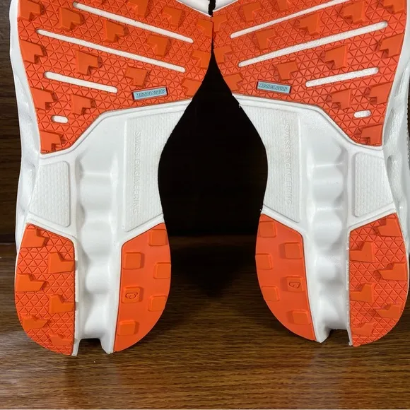 On Cloud Cloudsurfer Trail women’s Shoe size 9.5