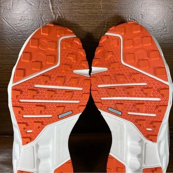On Cloud Cloudsurfer Trail women’s Shoe size 9.5