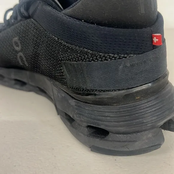 On cloud sz mens 9.5 all black sneakers shoes cloud nova athletic