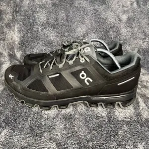 On Cloudventure Waterproof Men size 12