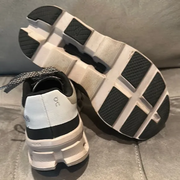 On Running Cloudtec Gray Athletic Shoes