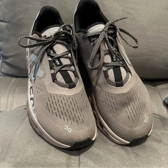 On Running Cloudtec Gray Athletic Shoes