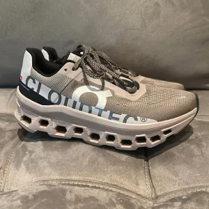 On Running Cloudtec Gray Athletic Shoes