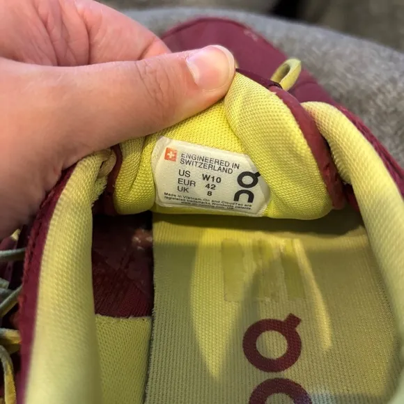 oncloud cloud runner trail shoes in tibetan red