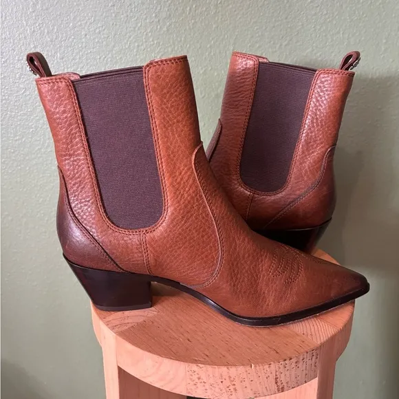 PAIGE Willa Leather Chelsea Boots SZ 7.5
