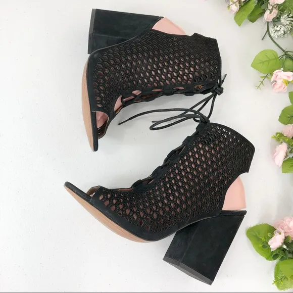 Paolo laser cut style black shoes size 10M (#9)