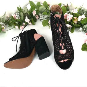Paolo laser cut style black shoes size 10M (#9)