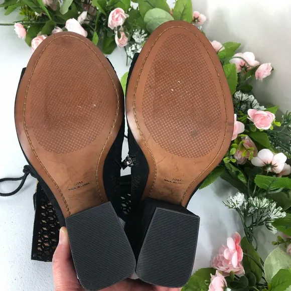 Paolo laser cut style black shoes size 10M (#9)
