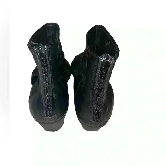 Peep toe leather block booties/shoes size 8.5M Black