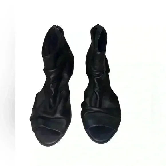 Peep toe leather block booties/shoes size 8.5M Black