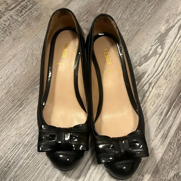 Pre loved authentic Fendi shoes (36)