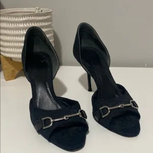 Pre-owned Gucci Black Heels