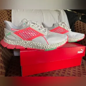Puma HYBRID Astro Women’s Running Shoes NEW &amp; never worn in original shoebox