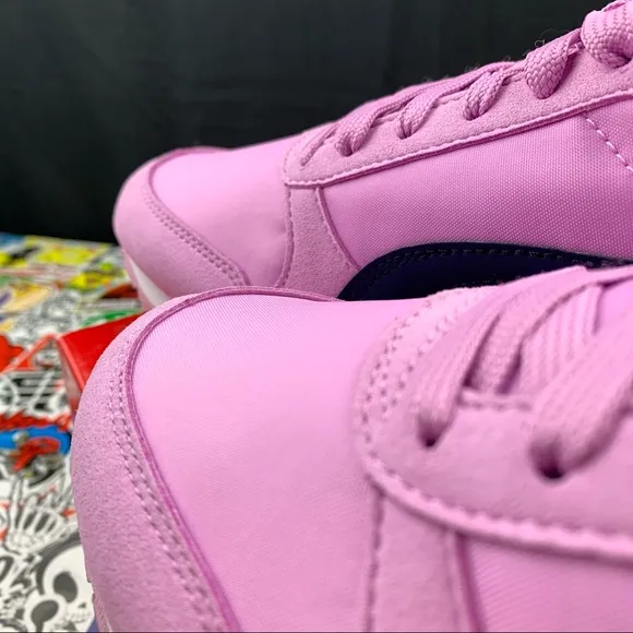 Puma ST Runner V2 Pink Size 5.5 Youth / 7 Womens