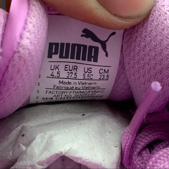 Puma ST Runner V2 Pink Size 5.5 Youth / 7 Womens
