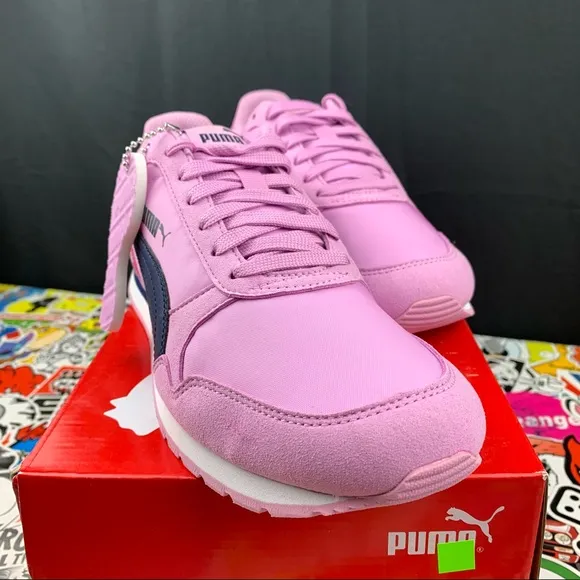 Puma ST Runner V2 Pink Size 5.5 Youth / 7 Womens