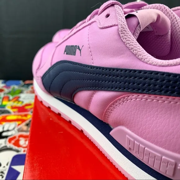 Puma ST Runner V2 Pink Size 5.5 Youth / 7 Womens