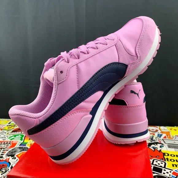 Puma ST Runner V2 Pink Size 5.5 Youth / 7 Womens